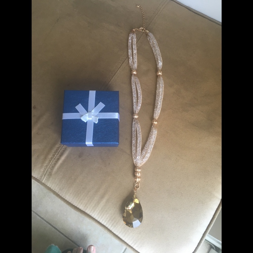 Simulated Quartz W/Austrian Crystals & 24” Necklac